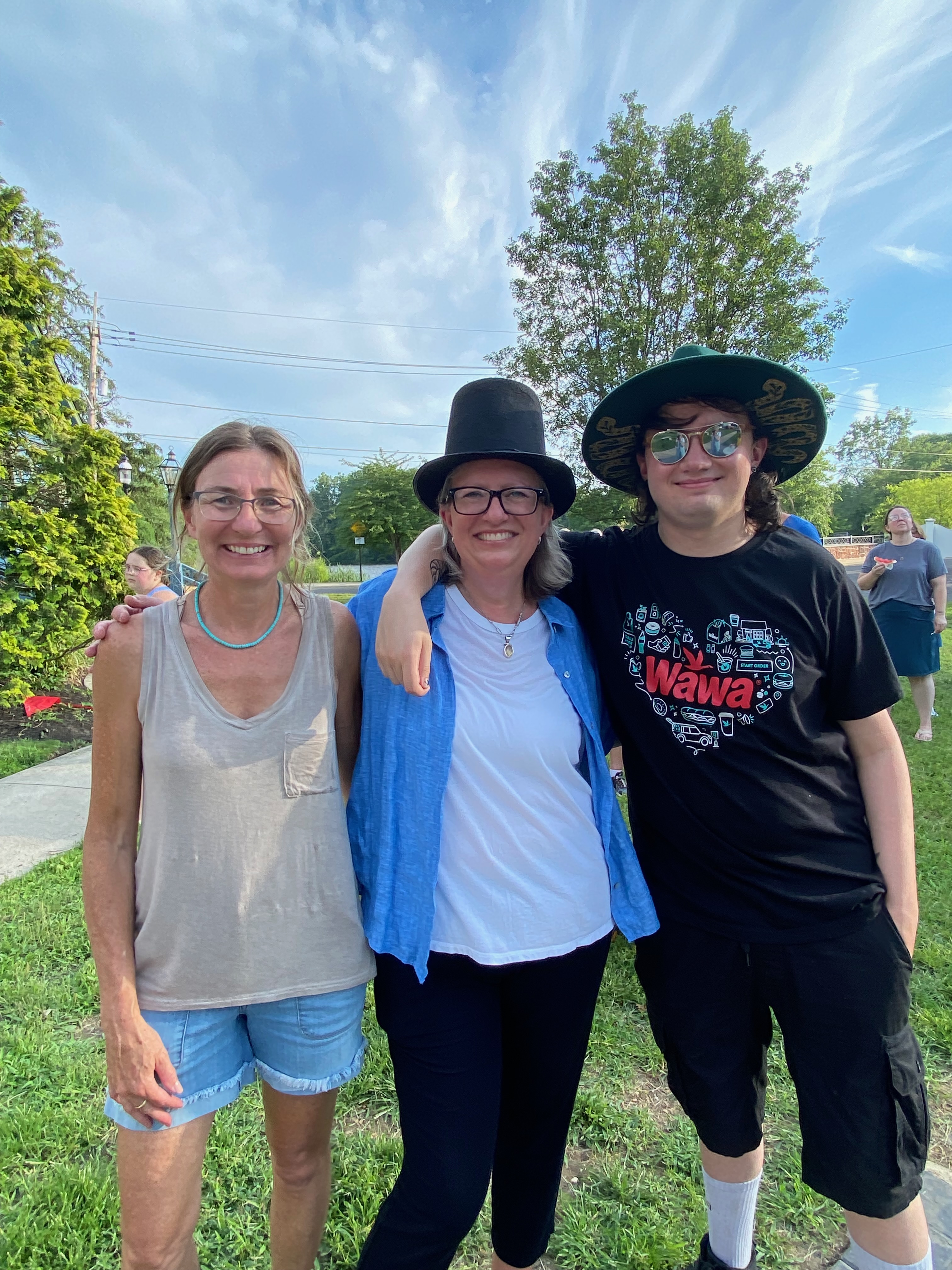 Ms Kim, Prof BullFrog & Amphibious